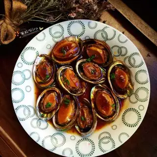 Water the abalone