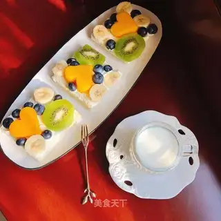 Open fruit sandwich