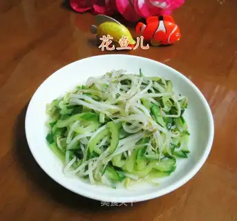 The green bean sprouts