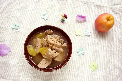 Lotus apple steak soup