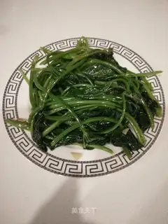 Clear the red potato leaves