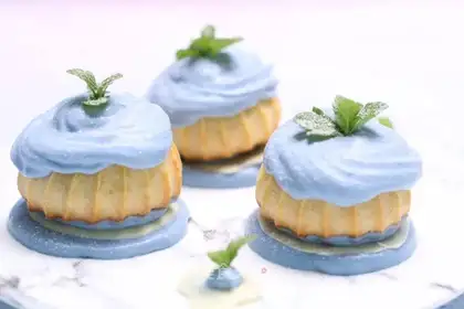 Blue velvet cheese puff