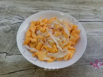 Onion fried eggs