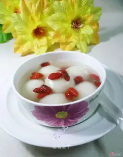 Egg and coconut cocoon plume