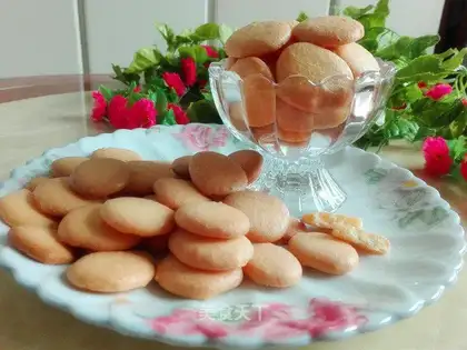 Little yolk cookies