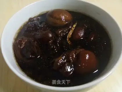Pig-foot ginger