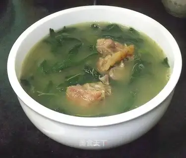 Salted pork bones rolled with chili leaves