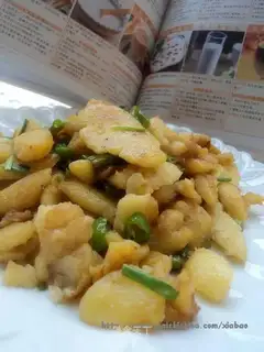 Dry fried potato patties