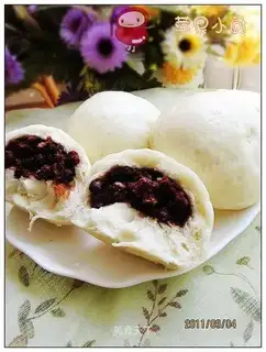 red bean buns