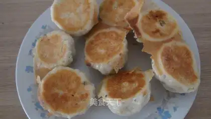 Fried buns with wild boar and green vegetables