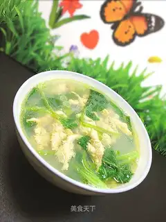 Green vegetables and bean curd soup