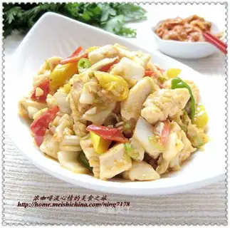 stir-fried diced chicken with kimchi