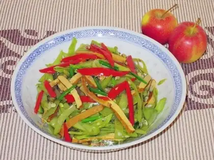 stir-fried lentils with dried tofu