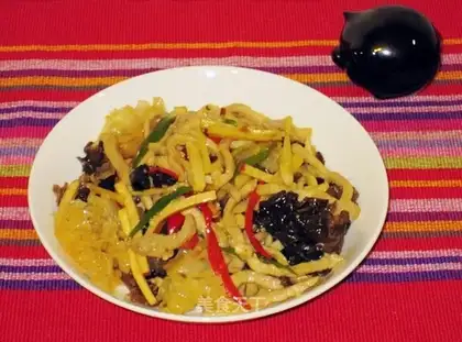 Shredded pork with dried bean curd with fish flavor