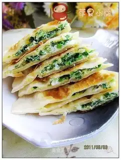 Leek and egg filling cake