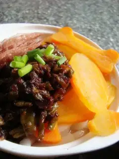 Udon noodles with sour bean sauce
