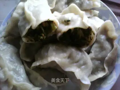 Steamed dumplings stuffed with bean skin and radish