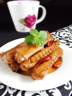 Spiced marinated duck fin