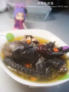 Chinese wolfberry, red dates and black chicken soup