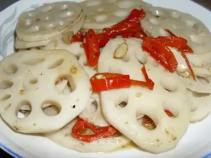 Spicy fried crispy lotus root