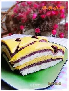 Three-color steamed layer cake