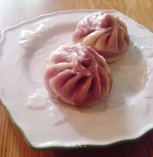 Two-color steamed buns