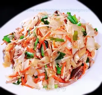 Hong Kong-style stir-fried kway teow