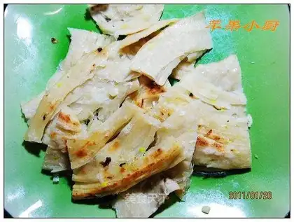 Shredled pancakes with onion fragrance