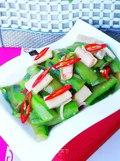 Crab stick and towel gourd strips