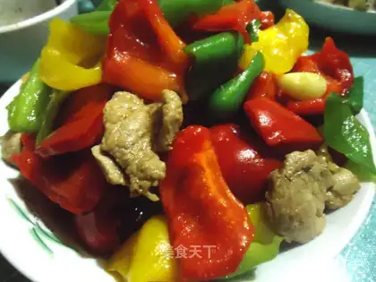 Fried pork slices with colorful pepper