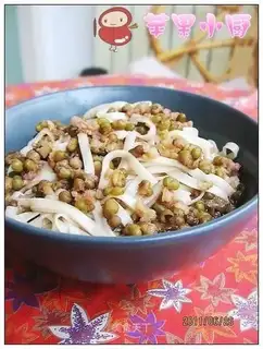 Green bean soup noodles