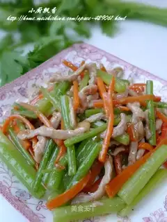 stir-fried shredded pork with parsley