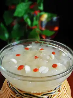 Tremella lotus seed soup