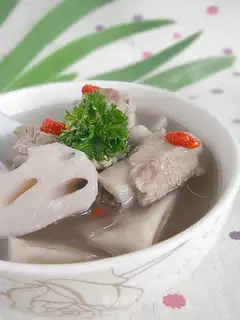 Lotus root and pork ribs soup