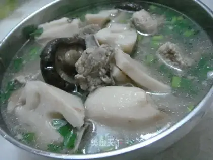 Ribs and lotus root soup