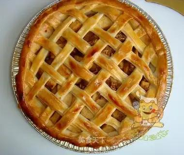 Traditional North American apple pie