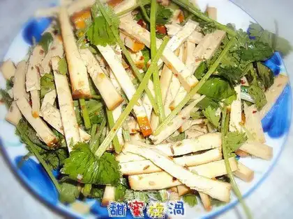 Vegetable chicken with cumin salad