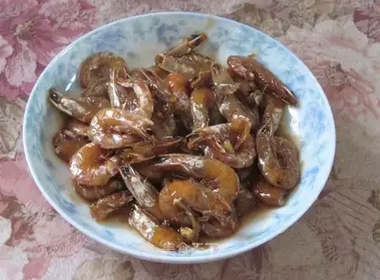 braised home-cooked shrimp in red