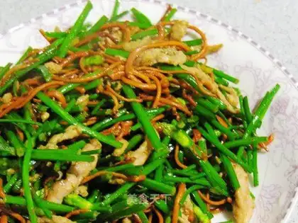 Sliced pork, cordyceps, flowers, stir-fried leek moss