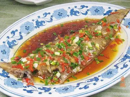 Steamed spicy square plate fish