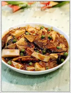 Stewed tofu with seafood meat sauce