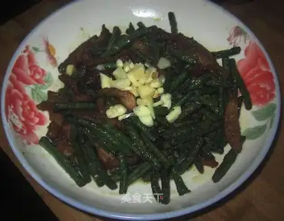 Garlic Pork Beans