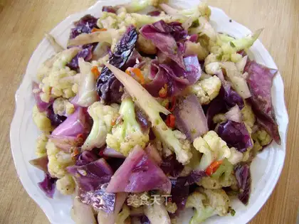 stir-fried purple cabbage with cauliflower