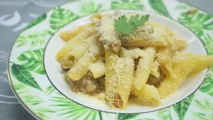 Sailor macaroni