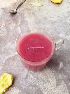 Fresh pomegranate juice