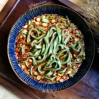 Sour soup spinach noodles