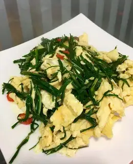 Wild onion fried eggs