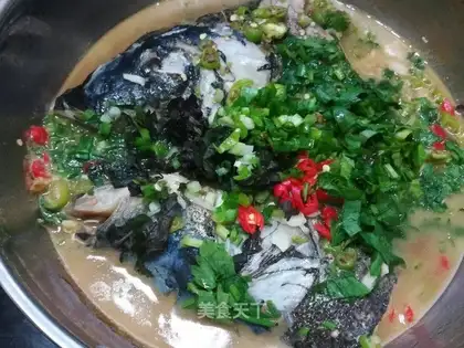 The secret water boils fish heads