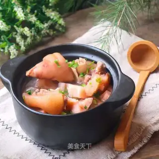 Liang, pig hoof soup