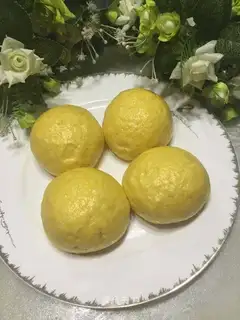 Pumpkin buns
